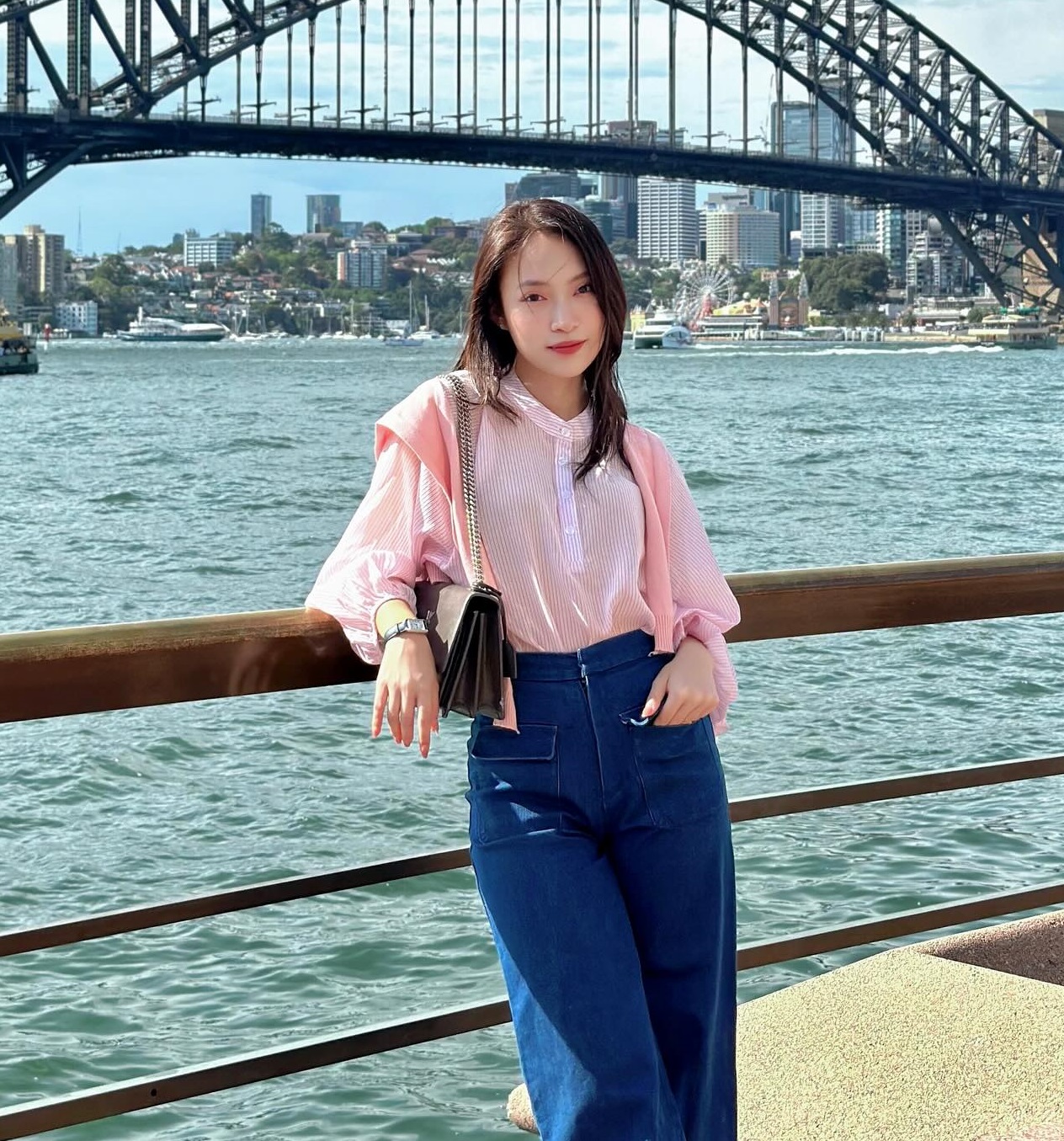 Kiểu quần jeans mê hoặc các mỹ nhân Việt vì cứ mặc lên là trẻ trung, sành điệu-9