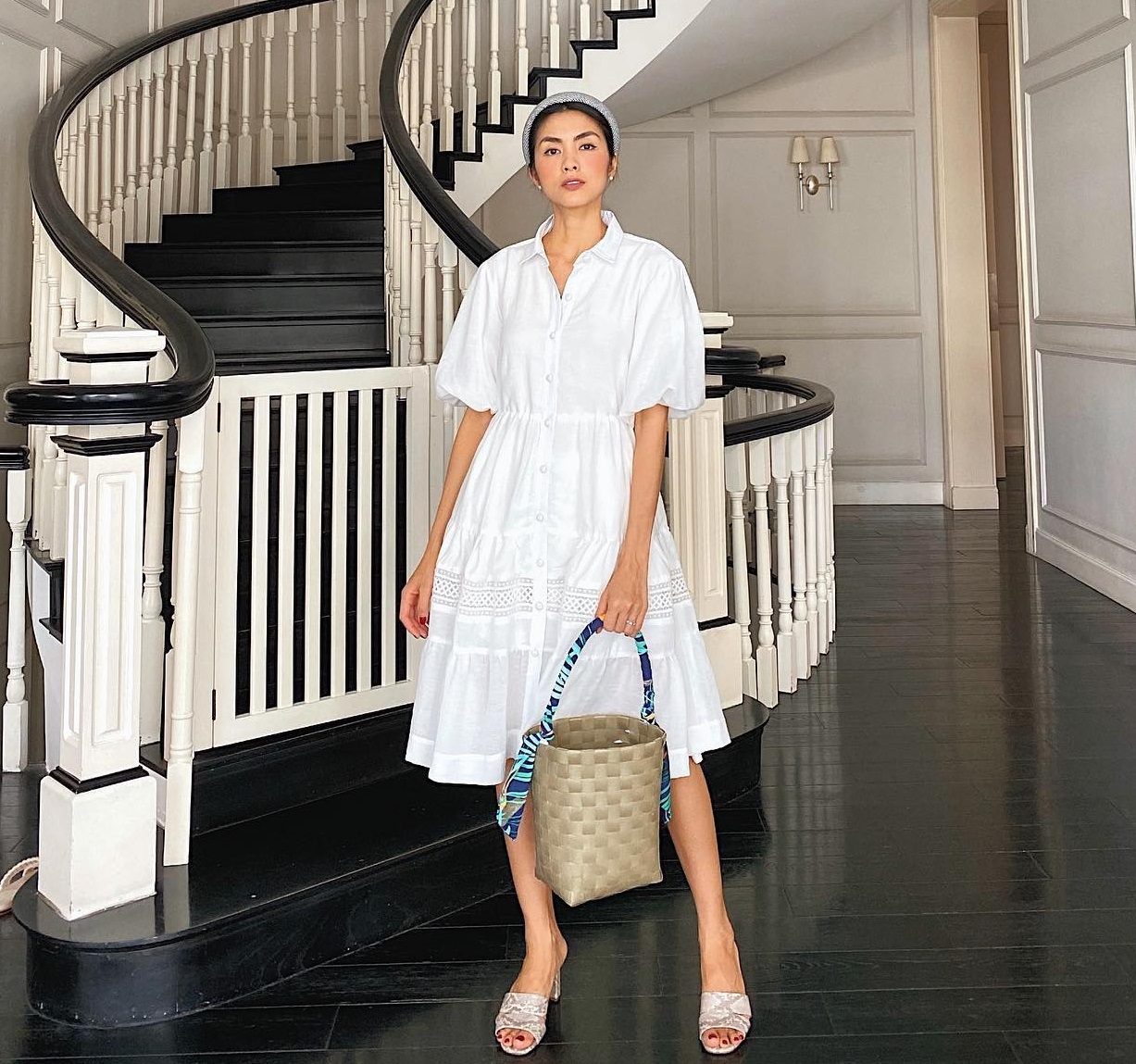 Tham khảo Tăng Thanh Hà 10 cách diện váy liền sang xịn mịn cho phụ nữ U40-9