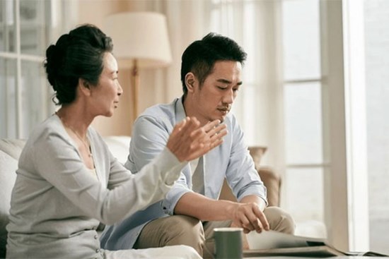 Mẹ nói một câu khiến tôi muốn cho vợ ra ở riêng