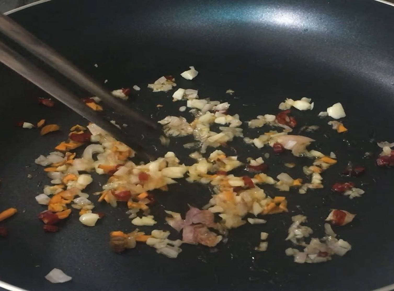 Tôm kết hợp với nguyên liệu này đảm bảo thơm ngon, ăn là mê-3