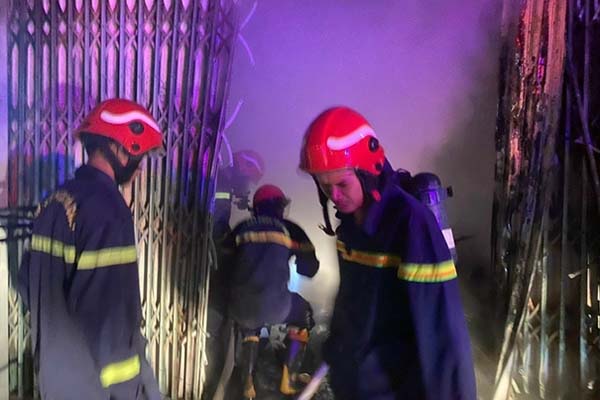 Vụ 3 người chết cháy trong phòng trọ: Nghi can phóng hỏa đã tự tử-3