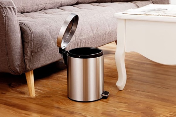 Vật dụng đặt giữa ban thẳng hàng với bát hương, có ý nghĩa đặc biệt trên bàn thờ: Bạn đã dùng đúng cách?-3