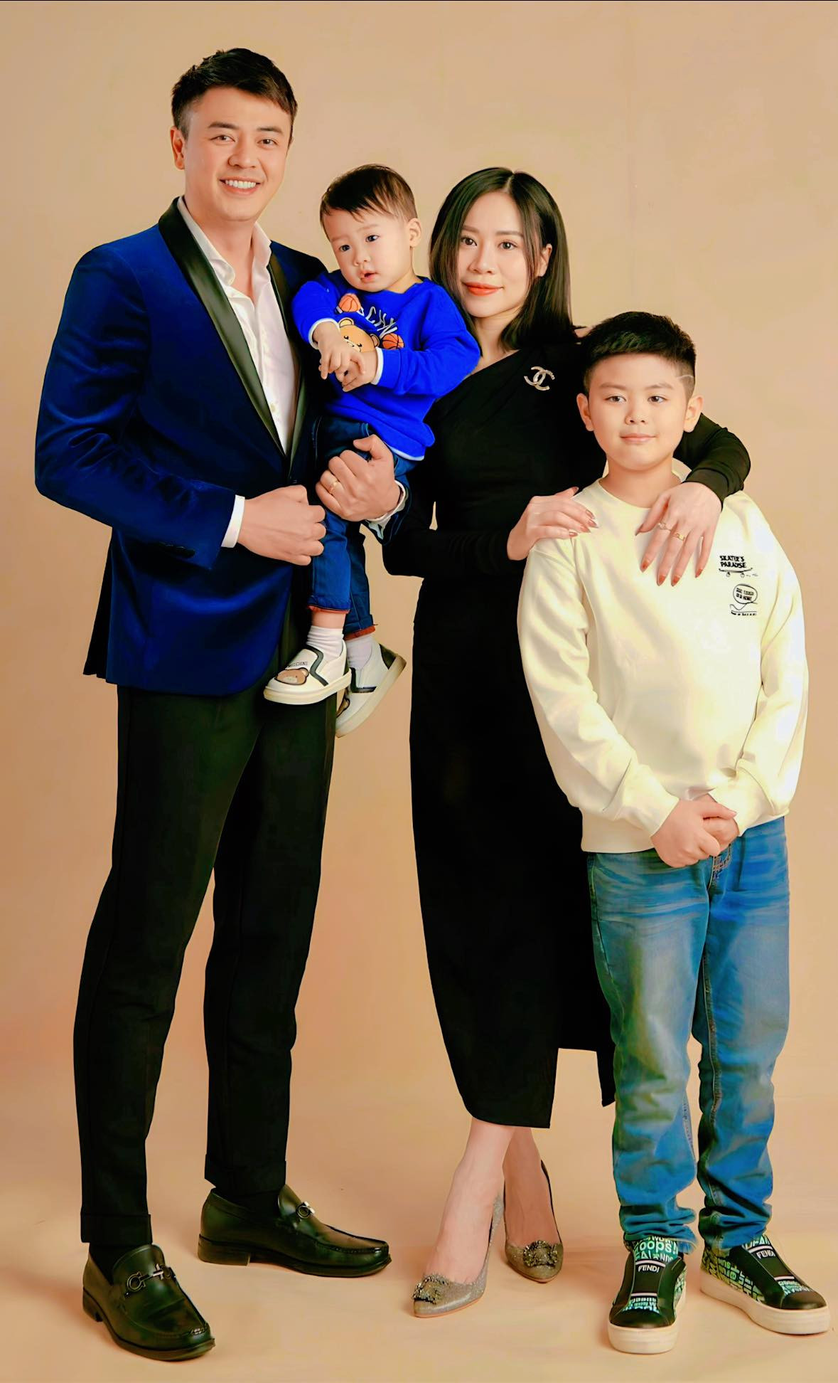 Cuộc sống viên mãn, sự nghiệp thăng hoa ở tuổi 40 của MC Tuấn Tú-6