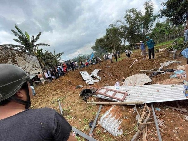 Máy bay quân sự rơi ở Quảng Nam gây tiếng nổ lớn-2