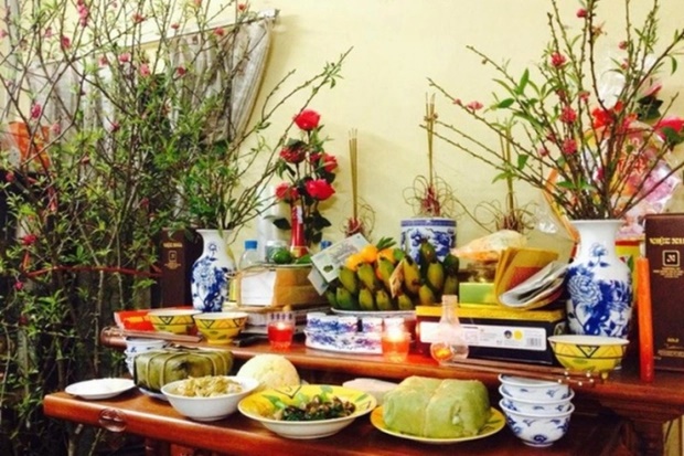 Vật dụng đặt giữa ban thẳng hàng với bát hương, có ý nghĩa đặc biệt trên bàn thờ: Bạn đã dùng đúng cách?-1