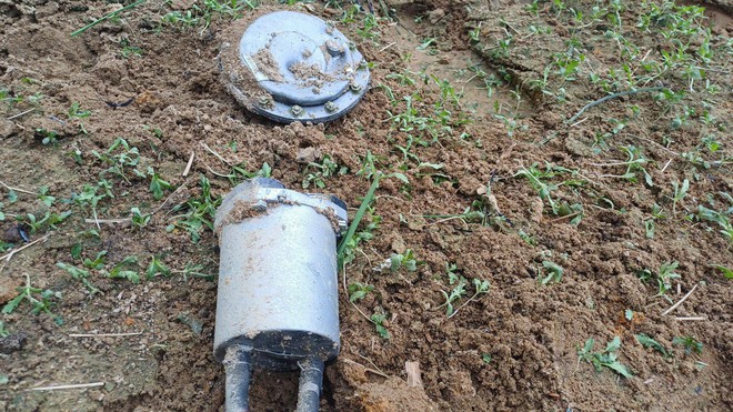 Nhân chứng kể lại giây phút phi công bung dù nhảy ra trước khi máy bay rơi-2