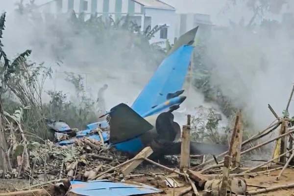 Phi công an toàn sau vụ máy bay quân sự rơi ở Quảng Nam-4