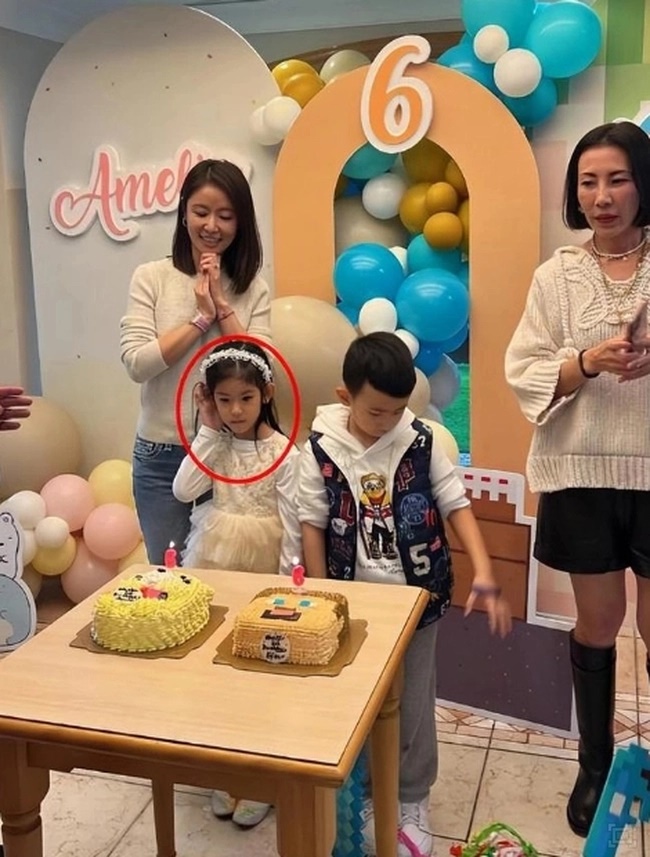 Bức ảnh bế con gái khiến Lâm Tâm Như gặp sóng gió: Là đang quan tâm, bảo vệ con hay chỉ làm màu khoe giàu có?-2