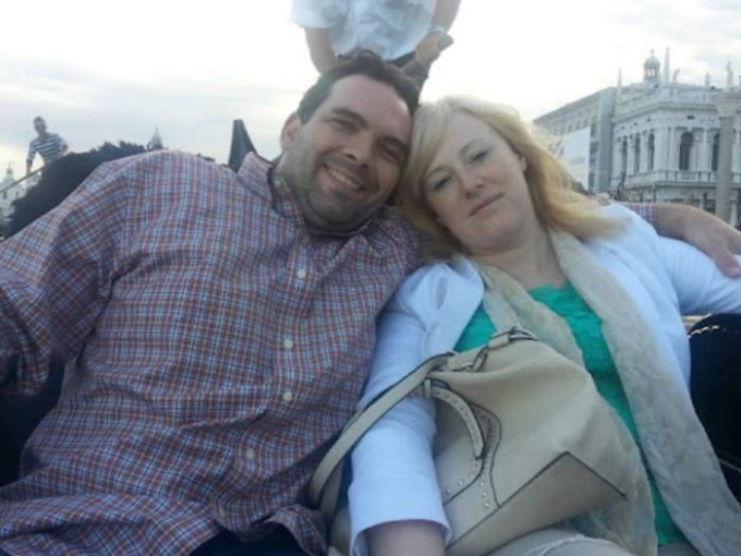 Chuyện ly kỳ như phim: Cặp vợ chồng điêu đứng phát hiện con gái nuôi 6 tuổi là người trưởng thành mang âm mưu khủng khiếp, sự thật ra sao?-4