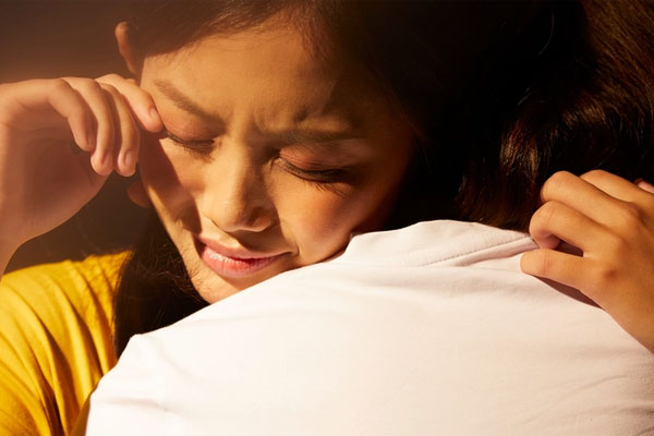 Bưng bát cháo lòng nóng hổi mời em dâu, em nói một câu khiến tôi điếng người-2