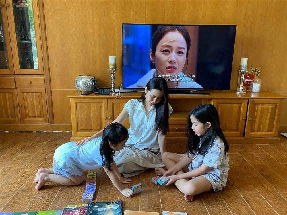 Giữa thông tin đã ly hôn, Hồ Hoài Anh và Lưu Hương Giang đã từng sống hạnh phúc trong căn nhà như thế nào?-9