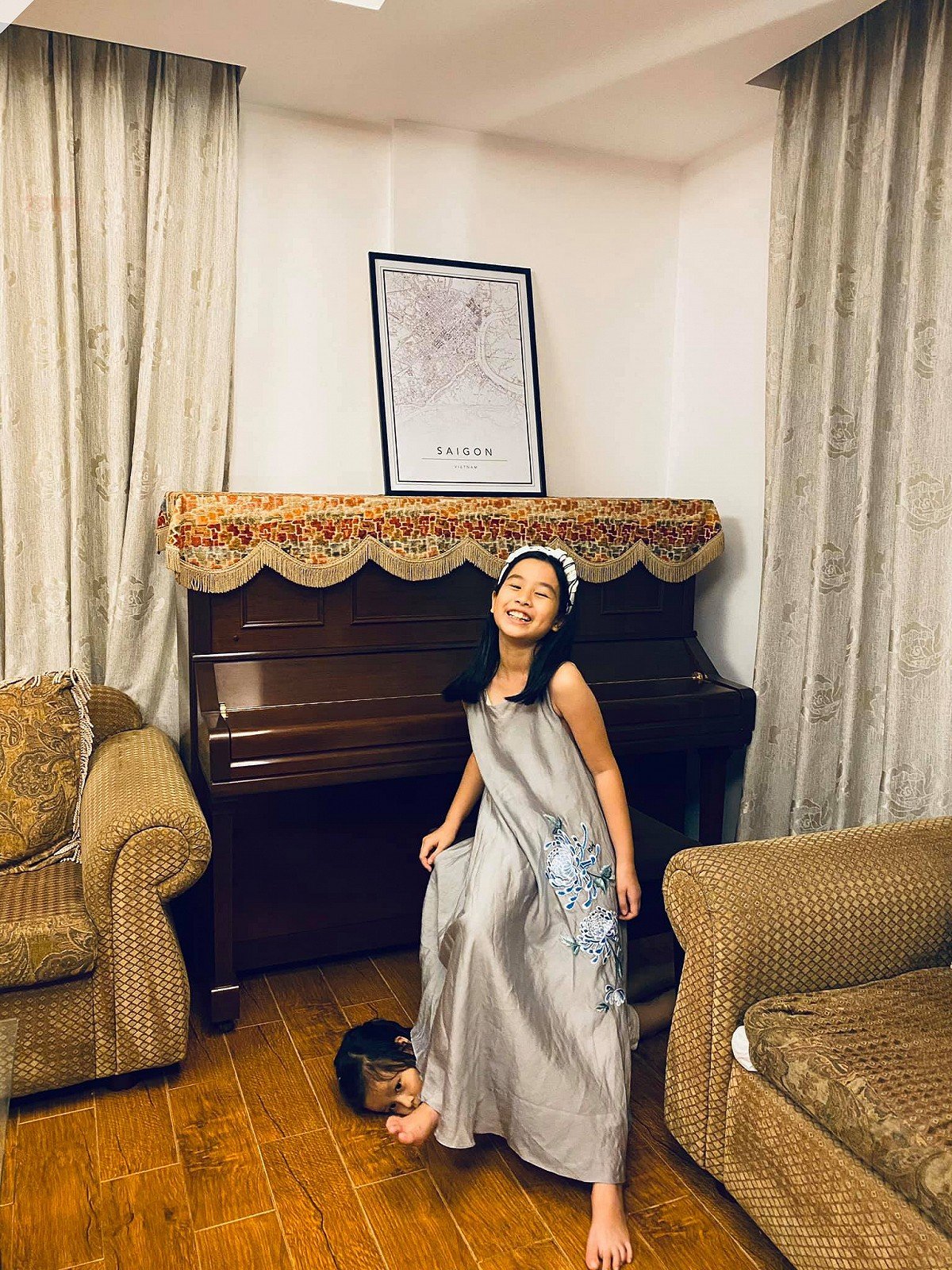 Giữa thông tin đã ly hôn, Hồ Hoài Anh và Lưu Hương Giang đã từng sống hạnh phúc trong căn nhà như thế nào?-10