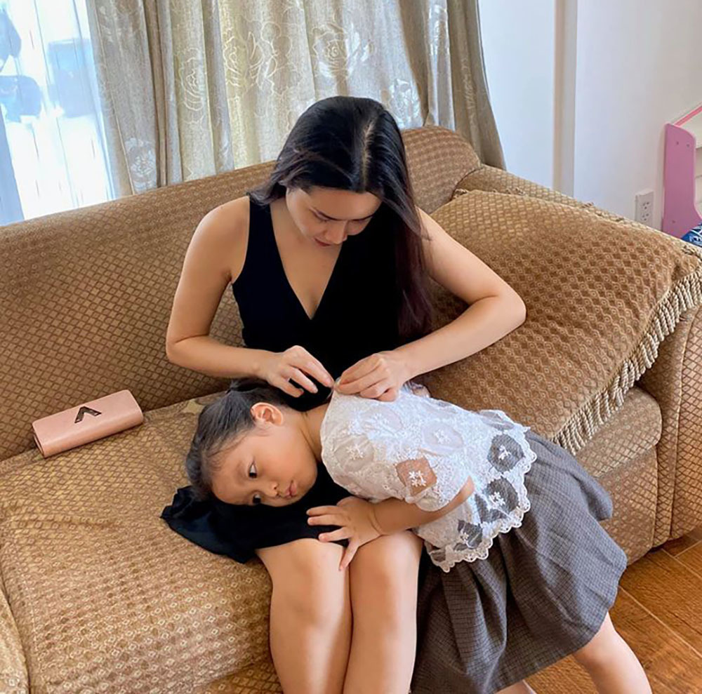 Giữa thông tin đã ly hôn, Hồ Hoài Anh và Lưu Hương Giang đã từng sống hạnh phúc trong căn nhà như thế nào?-11