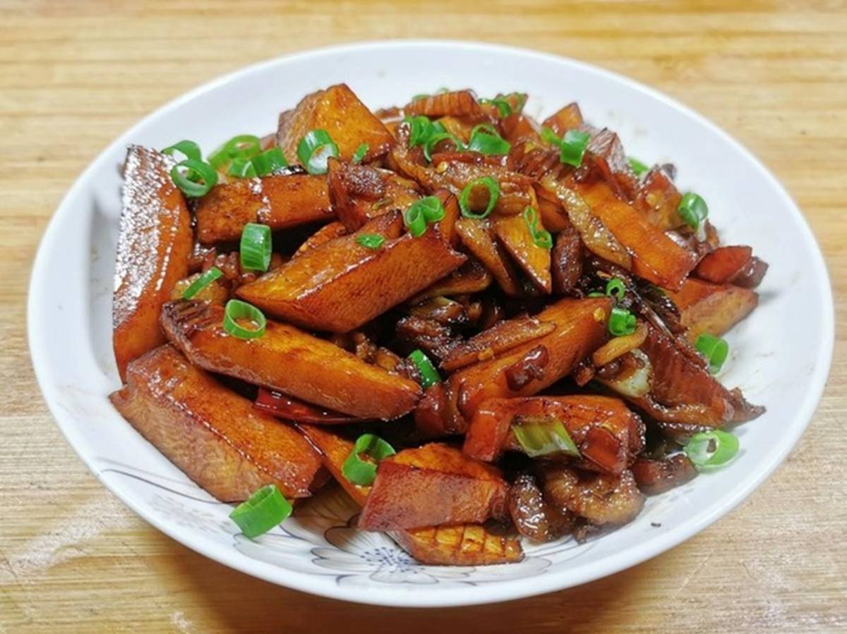 Loại rau vàng chôn trong đất, ăn nhiều chắc xương, bổ dạ dày, xào thịt cực thơm-7