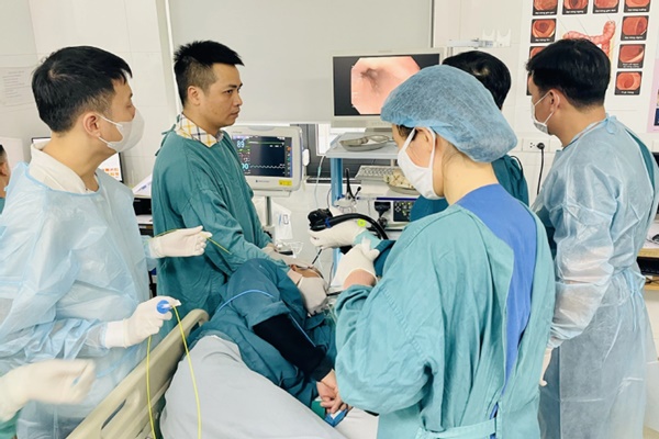 Đau ngực, khó thở, người đàn ông đi khám và phát hiện thủ phạm bất ngờ trong phổi-2