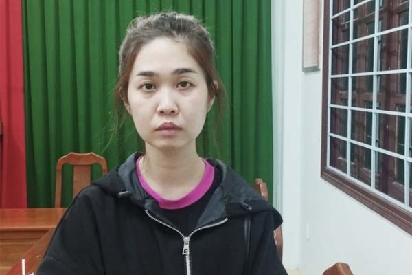 Hà Nội: Người đàn ông bị hai tên cướp áp sát giật iPhone 15 Promax ngay bốt bảo vệ chung cư-2