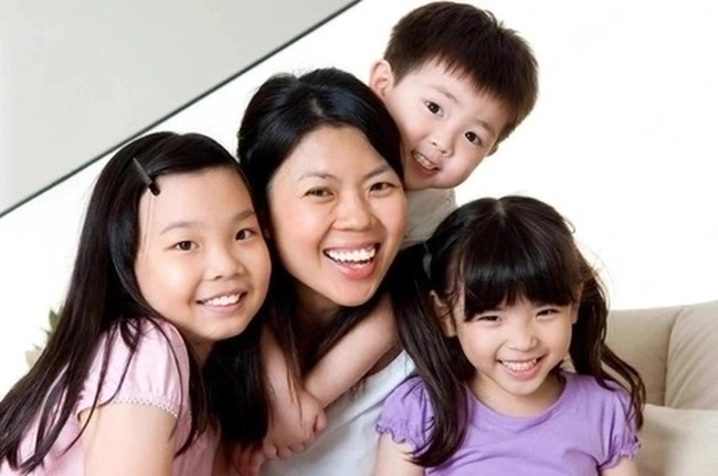 Nhà có 3 kiểu người mẹ sau đây, tương lai con cái như được chắp đôi cánh, đi đâu cũng tự tin bay cao bay xa-1