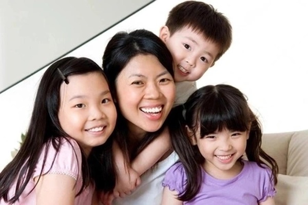 Con 2 tuổi ngã từ trên giường xuống đất, người mẹ làm thêm hành động này khiến con ra đi mãi mãi-10