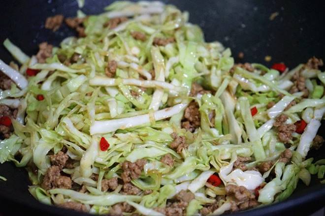 Rau này đang vào mùa, đem xào với miến được món ăn sáng, trưa hay chiều đều ngon-4