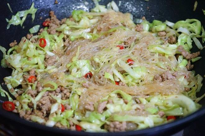 Rau này đang vào mùa, đem xào với miến được món ăn sáng, trưa hay chiều đều ngon-5