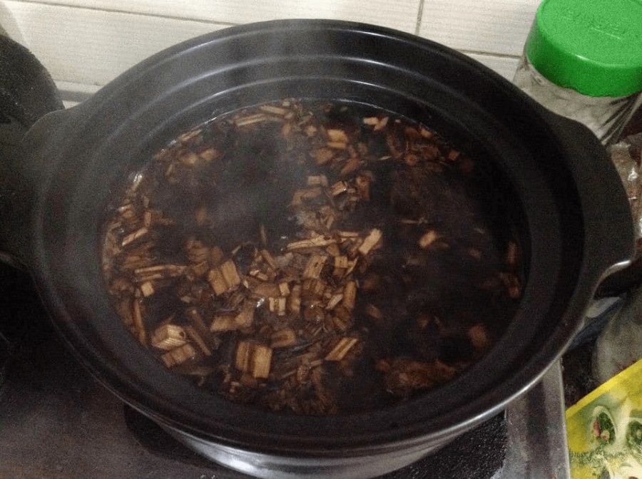 Lau bàn thờ dùng nước lã, xà phòng là đại kỵ: Dùng loại nước này Tổ tiên ưng bụng ban lộc-1