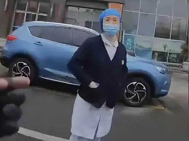 Sỉ nhục nam shipper là dưới đáy xã hội, nữ y tá nhận sự trừng phạt thích đáng, dân mạng: Vẫn chưa hài lòng với kết quả này-3