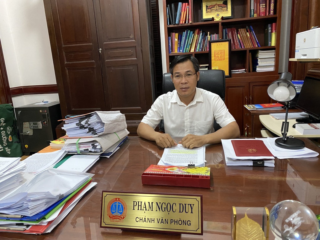 Bà Trương Mỹ Lan và đồng phạm hầu tòa tại TPHCM trong tháng 3-1