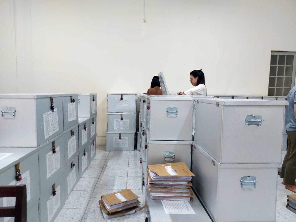 Bà Trương Mỹ Lan và đồng phạm hầu tòa tại TPHCM trong tháng 3-2