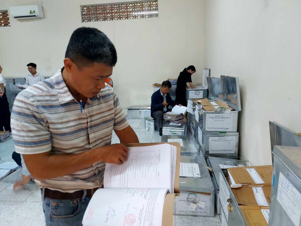 Bà Trương Mỹ Lan và đồng phạm hầu tòa tại TPHCM trong tháng 3-3