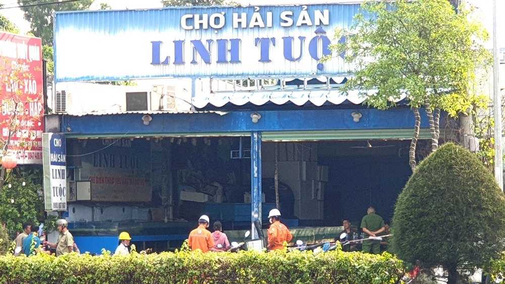 Người đàn ông ở Bình Dương bị điện giật tử vong khi lao vào cứu người-1