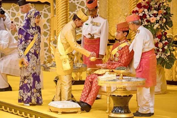 Hoàng tử Brunei kết hôn với thường dân, đám cưới kéo dài 10 ngày-2
