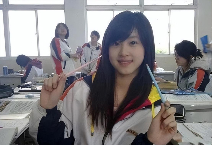 Hot girl trà sữa năm nào giờ đã là nữ tỷ phú trẻ nhất Trung Quốc: Cởi bỏ nét thuần khiết để khoác lên mình sự chín chắn thành đạt-4