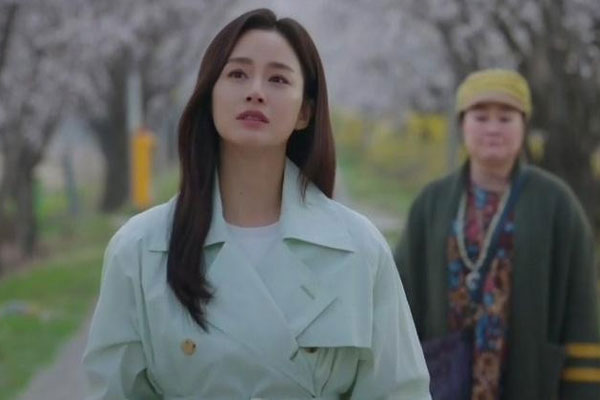 Muốn về nhà mẹ đẻ ăn Tết sau 6 năm xa cách, câu trả lời của chồng khiến cô vợ chết điếng-1