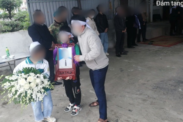 Tìm thấy thi thể nạn nhân 16 tuổi trong vụ nổ trên sông ở Cà Mau-2