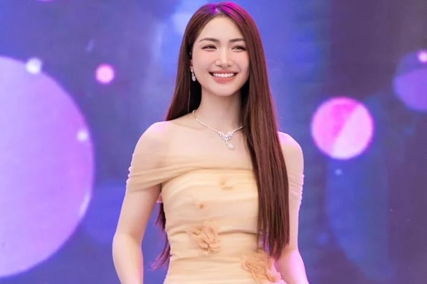 Hòa Minzy khoe ảnh bụng đầy vết rạn, đặt luôn tiêu chí chọn người yêu-5