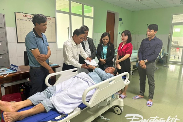 Xót cảnh bé trai 4 tháng tuổi bị bệnh tim bẩm sinh, cha mẹ nghèo bật khóc xin giúp đỡ-7