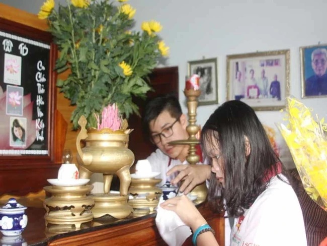 3 lưu ý bao sái bàn thờ đúng cách để cả năm may mắn, bốn mùa bình an-2