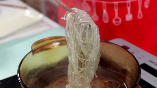 Kết hợp 2 loại nguyên liệu này với nhau bạn sẽ được món ăn giúp cải thiện thị lực, giải độc và nuôi dưỡng gan lại bổ dưỡng-1