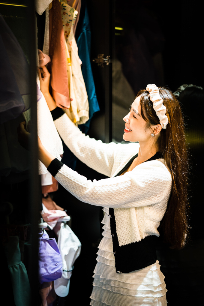 Đột nhập” căn penthouse 450m2 của Hương Ly: Tông đen xám chủ đạo như nhà tài phiệt phim Hàn Quốc, không ngại đầu tư nội thất đắt tiền-5