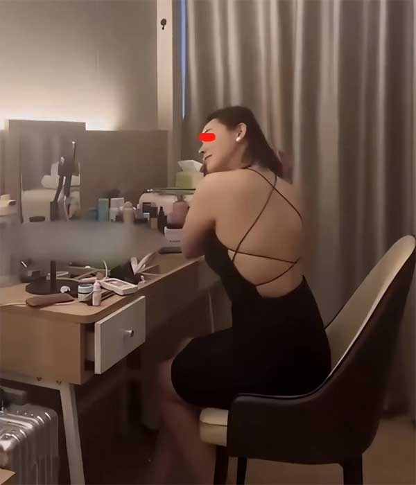 Đến nhà sếp nữ bàn công việc Tết, chàng trai đứng hình khi mở cửa-2