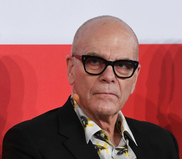 7 tỷ phú giàu hàng đầu thế giới nhưng sống ẩn dật: Đều là những tai to mặt lớn đứng sau các thương hiệu nổi tiếng thế giới-6