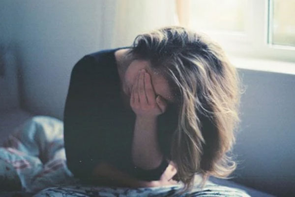 Nhìn con heo đất vỡ tan tành trong sọt rác mà tôi uất nghẹn đau đớn-2