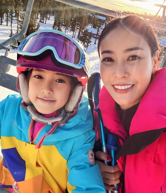 Hà Kiều Anh khoe ảnh thấy rõ chi tiết nuôi dạy con kiểu quý tộc nhiều người trầm trồ-3