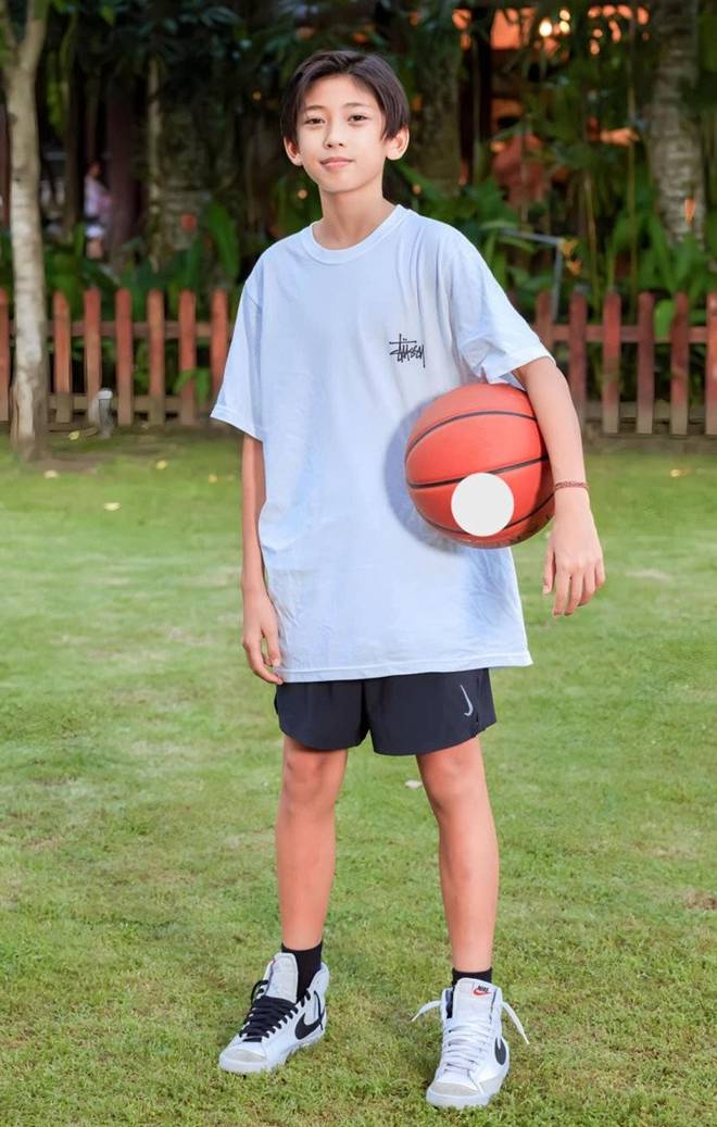 Hà Kiều Anh khoe ảnh thấy rõ chi tiết nuôi dạy con kiểu quý tộc nhiều người trầm trồ-8