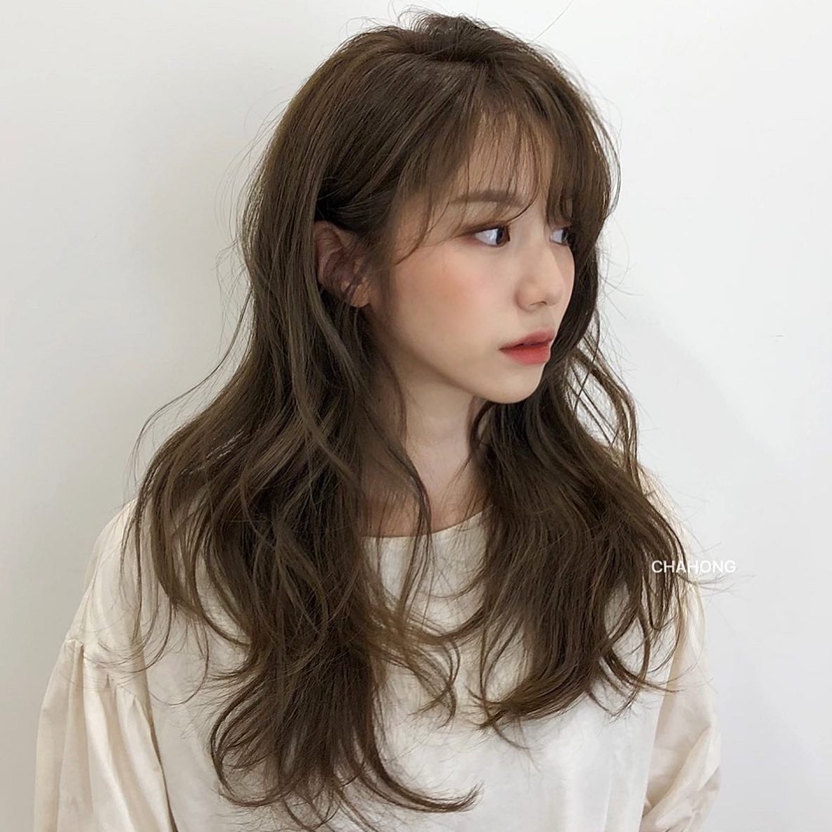 5 màu nhuộm tóc tôn da sáng hồng, dễ áp dụng nhất cho dịp Tết-5