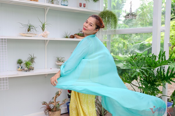 Có khu vườn mát rượi rộng 10.000m2, nữ ca sĩ núp dưới gốc cây trốn cái nóng xì khói của Sài Gòn-13