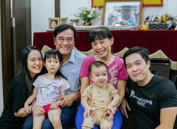 NSND được mệnh danh người đàn ông đào hoa nhất màn ảnh, tuổi 64 hạnh phúc bên bà xã là mối tình đầu-3