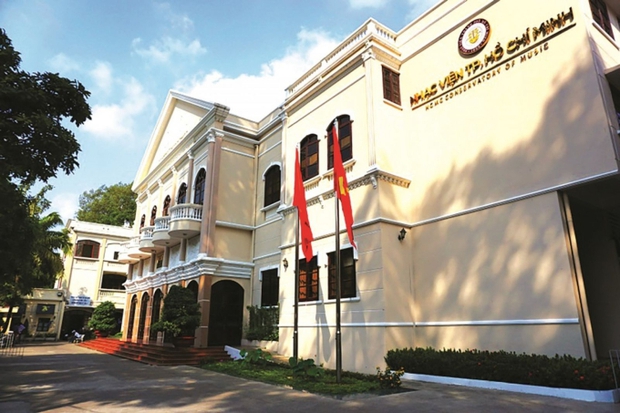 Ngôi trường đang ồn ào nhất lúc này: Cách tuyển sinh cực lạ, cựu sinh viên thì toàn người nổi tiếng-1