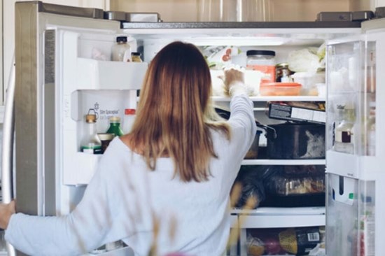 Tác dụng của việc đặt khẩu trang vào tủ lạnh