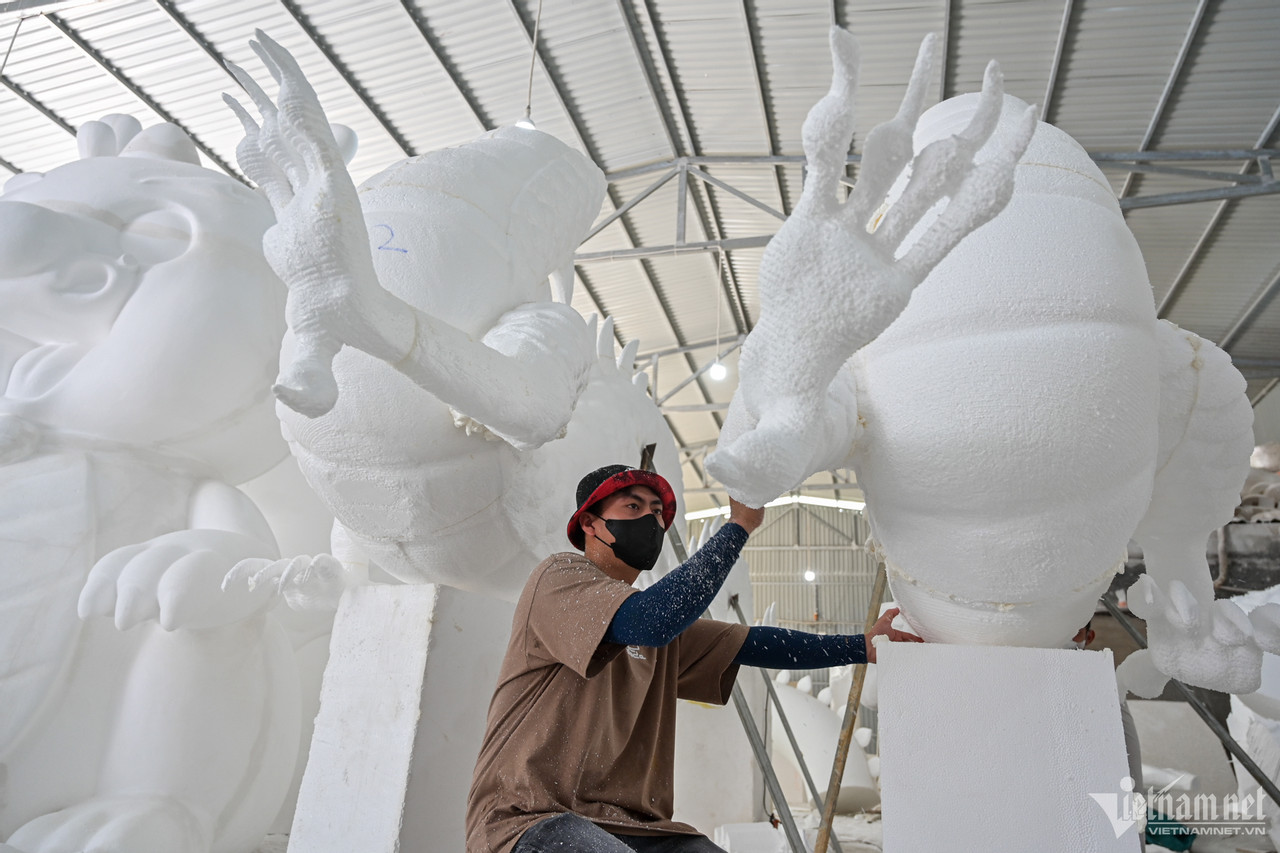 Linh vật rồng dài 40m, giá hơn 100 triệu đồng trưng Tết-3